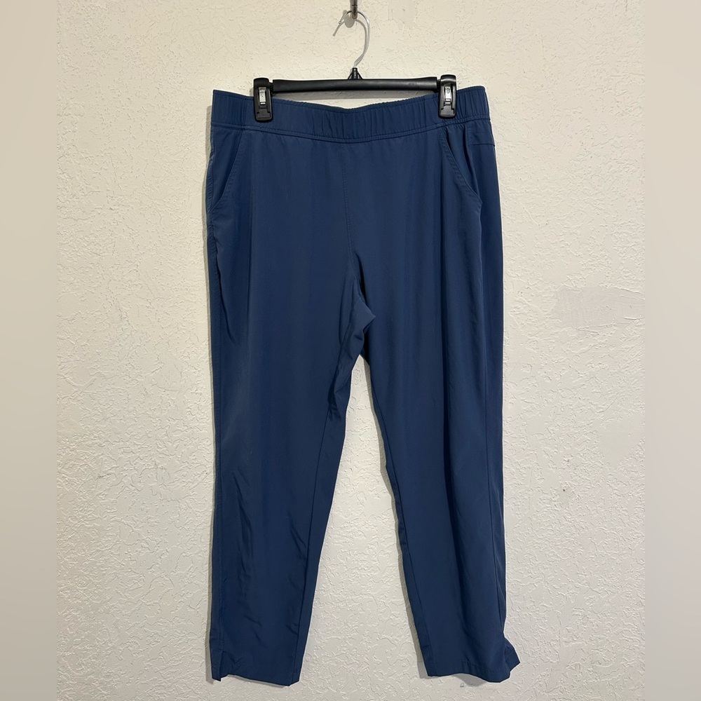 Eddie Bauer Women’s Pants in Excellent Condition